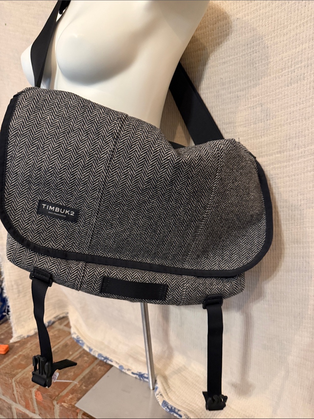 Timbuk2 Herringbone Messenger Bag Laptop Crossbody Black Gray San Francisco